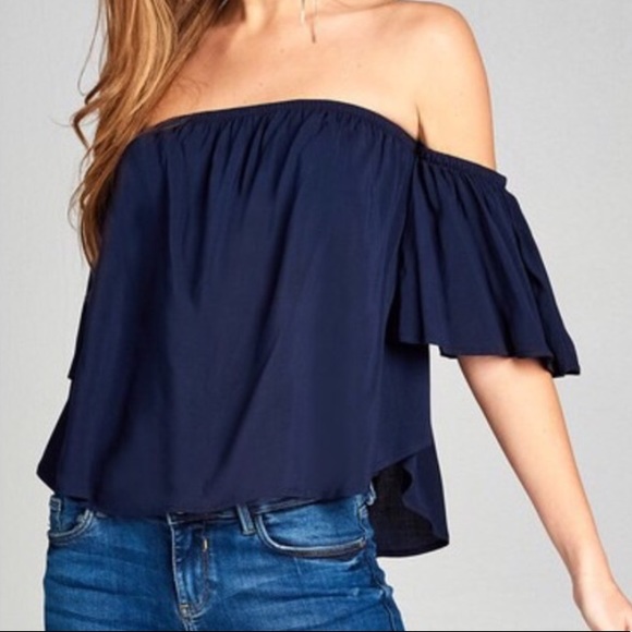 Tops - ✨Host Pick✨Off the shoulder NAVY flutter top